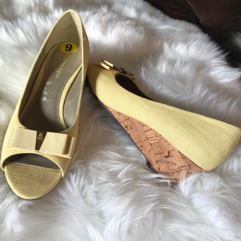 Ettiene Aigner yellow heels
